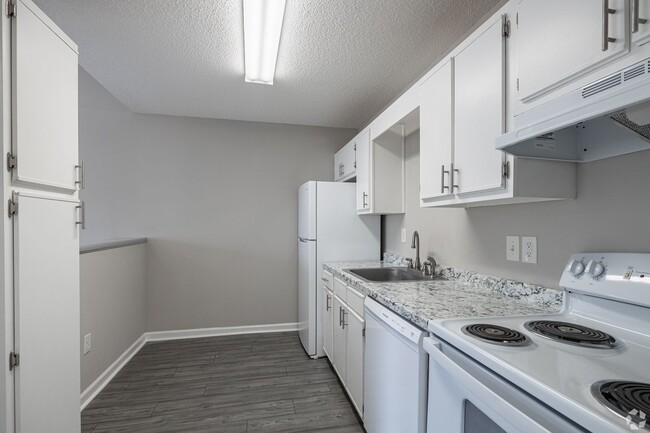 Interior Photo - Wild Horne Plantation Apartments