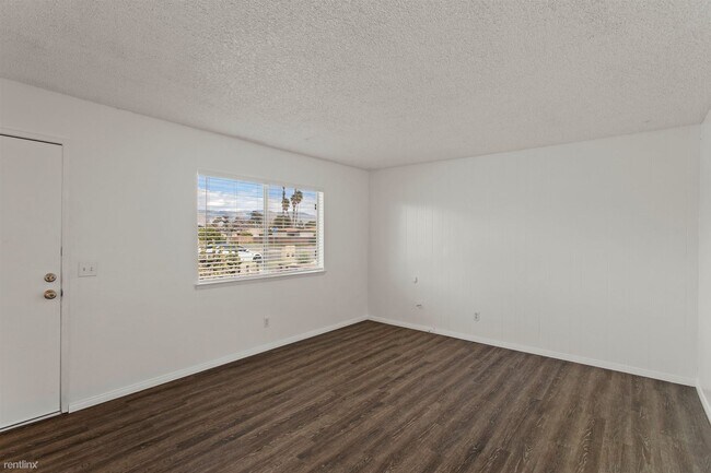 Foto del edificio - 3 br, 1 bath House - 2448 San Bernardo Avenue