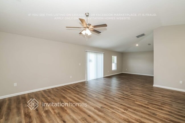 Building Photo - 691 SW Hillsboro Cir