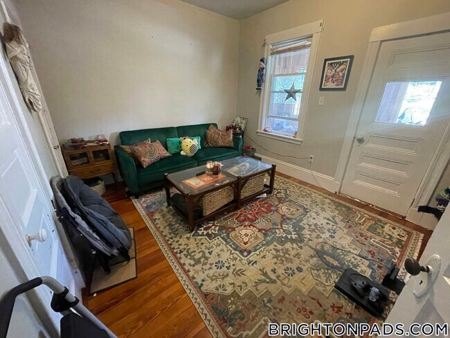 Building Photo - 348 Faneuil St