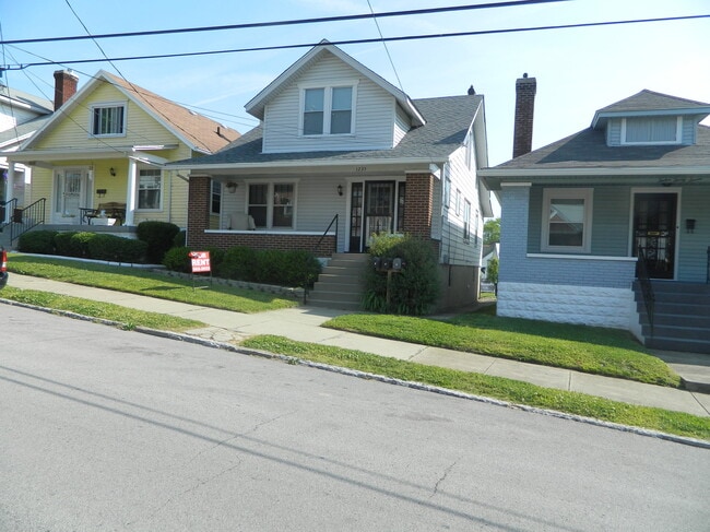 Front Elevation - 1235 Lydia St