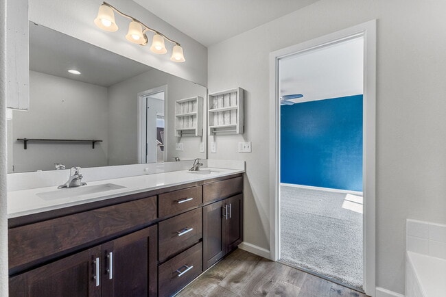 Foto del edificio - 856 Bear Creek Dr