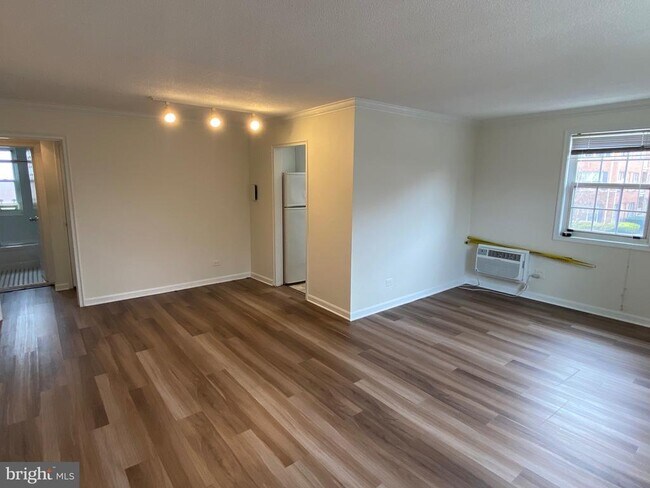 Foto del edificio - 4378 N Pershing Dr