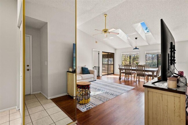 Foto del edificio - 8006 Picketts Ct