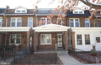 Building Photo - 1235 Owen Pl NE