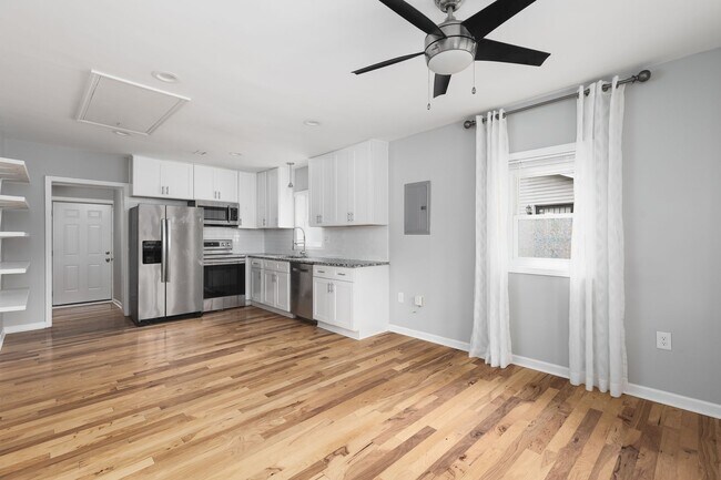 Foto del edificio - Cute 2 Bedroom Home in Buena Vista - 5 min...