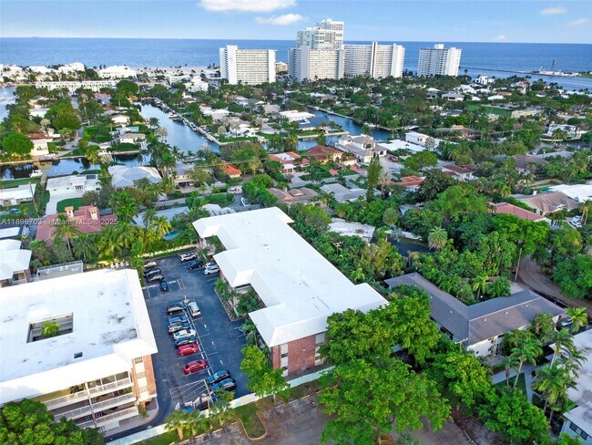 Foto del edificio - 2424 SE 17th St