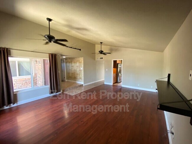 Foto del edificio - 815 W Juanita Cir