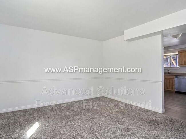 Foto del edificio - 9227 Benson Way E