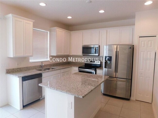 Building Photo - Modern Townhome in Quiet Neighborhood