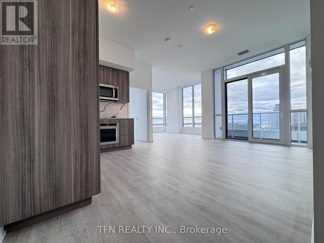 Building Photo - 15 Richardson St