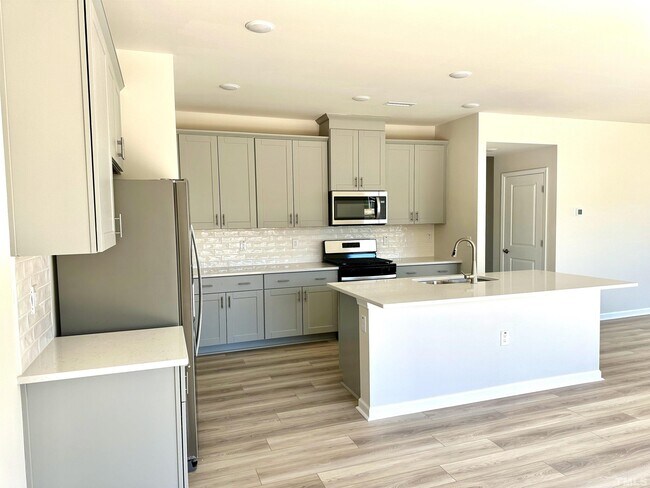 Building Photo - 647 Hertford Ln