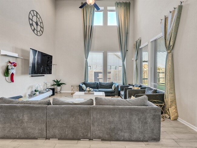 Foto del edificio - 24446 Ferdossa Dr