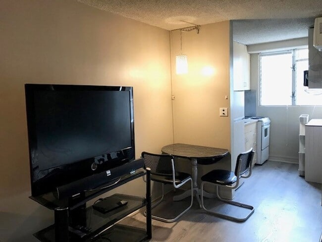 Building Photo - $1,500 – Furnished Studio with 1Bath at Pa...