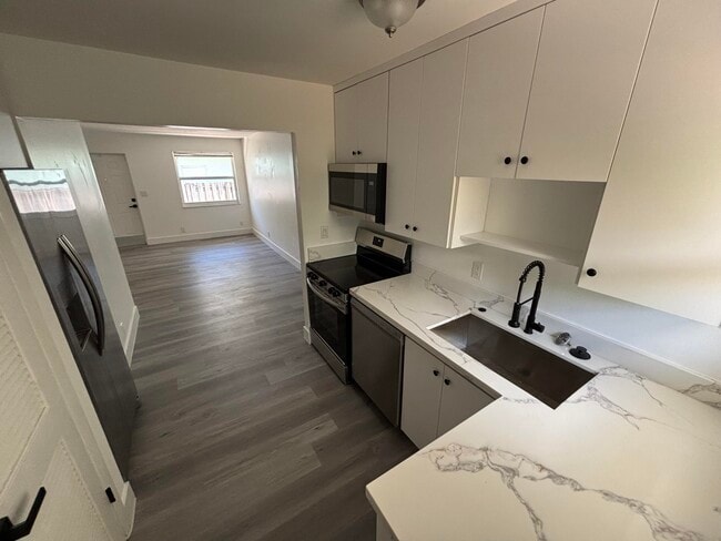 Foto del edificio - 880 SE 12th St