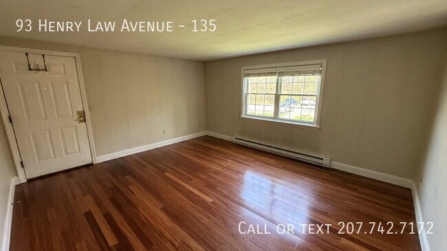 Foto del edificio - 93 Henry Law Ave