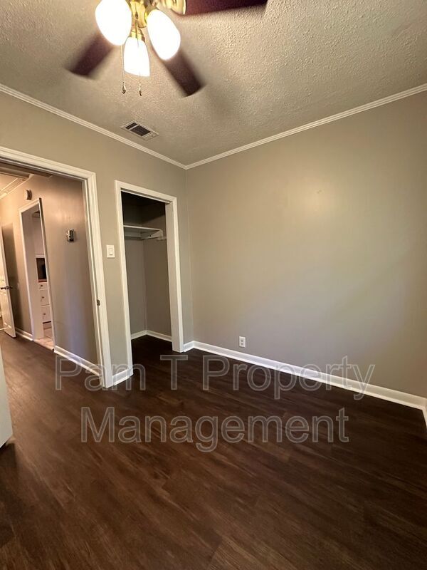 Building Photo - 7804 Clyo Cir