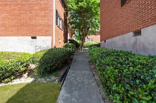Foto del edificio - 3660 Peachtree Rd NE