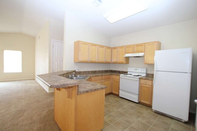 Foto del edificio - Pet Friendly 4BR Near NAS, Beaches & More!...