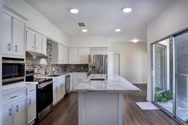 Foto del edificio - 3418 Bradford St