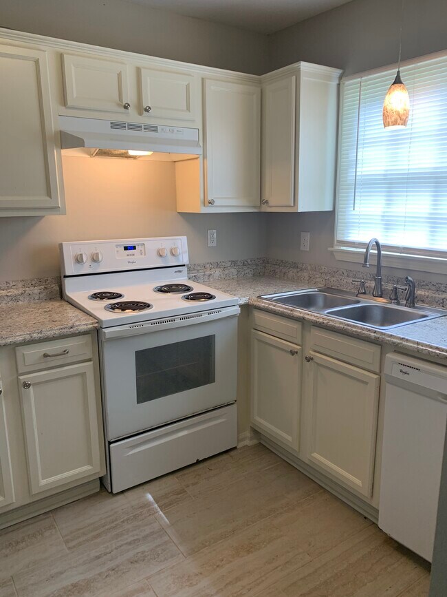 165 Dunn Ave, Mobile, AL 36606 House Rental in Mobile, AL