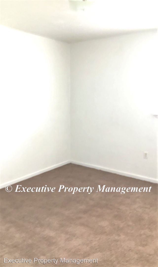 Building Photo - 2 br, 1 bath Apartment - 307 Sunset Lane