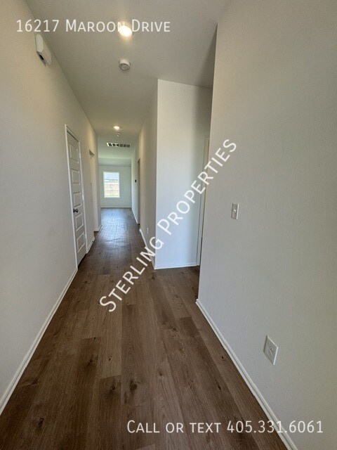 Foto del edificio - 16217 Maroon Dr
