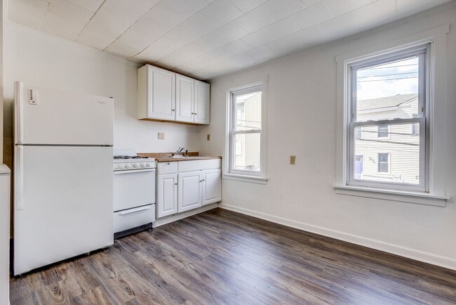 Building Photo - 1 St Martin St