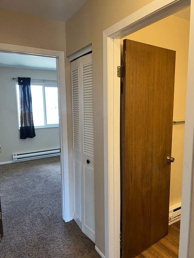 Building Photo - 2 Bedroom 1 Bathroom Apartment