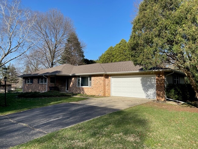 Building Photo - 6310 Abraham Dr