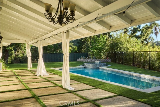 Building Photo - 15510 Woodcrest Dr
