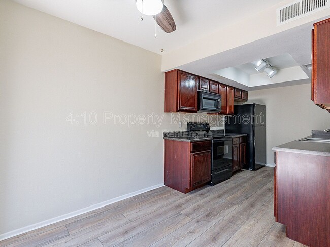 Foto del edificio - 1266 N 85th Pl