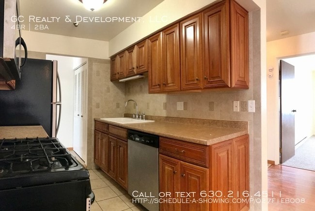 Building Photo - 1410 Willow Ln