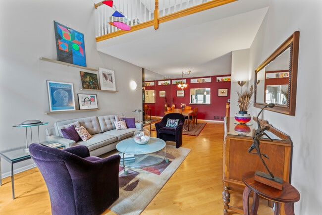 Foto del edificio - 566 W Bridge View Ct