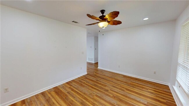 Foto del edificio - 463 Magnolia Rd