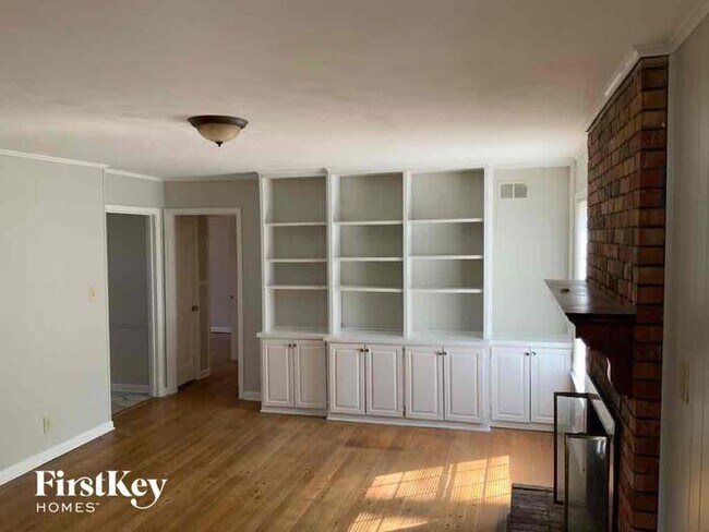 Building Photo - 5117 Scrivener Dr