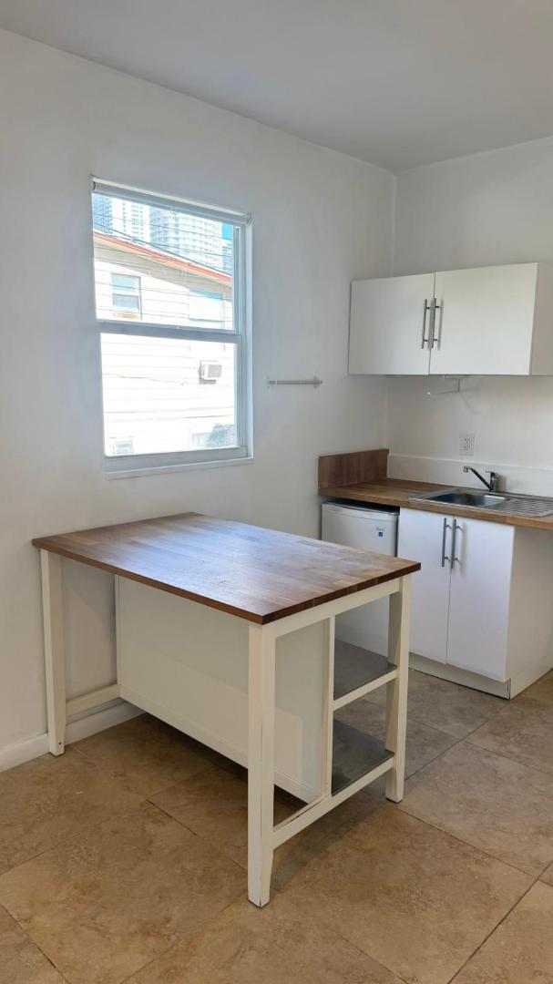 Photo - 444-542 SW 3rd St Apartment