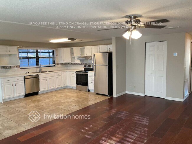 Foto del edificio - 6828 Eden Ln