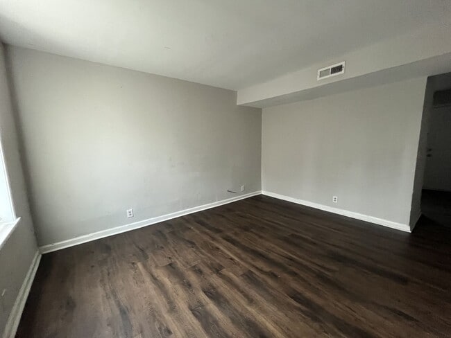 Foto del edificio - 2 Bedroom Home Minutes from Downtown!