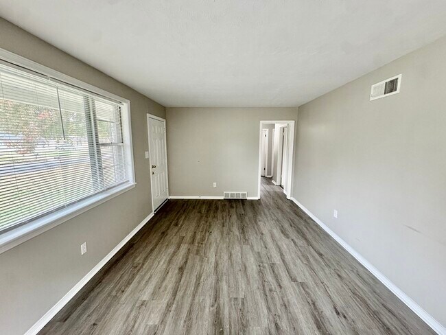 Foto del edificio - 3008 Dearing Rd