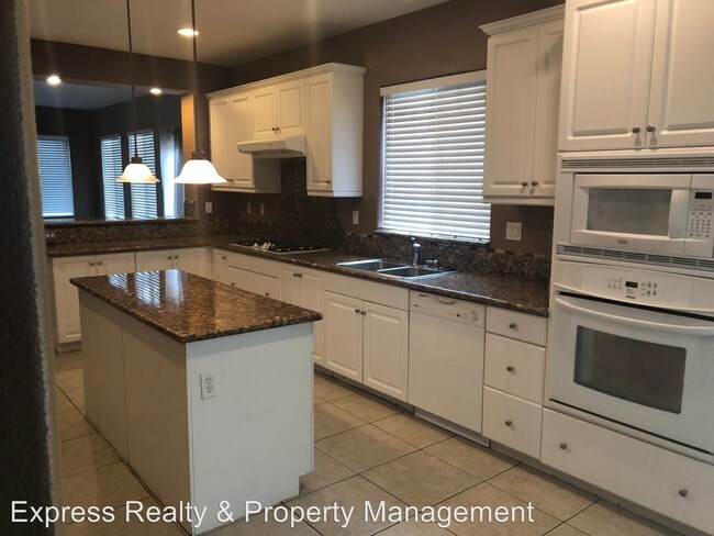 Building Photo - 5 br, 3 bath House - 370 CALDERA ST