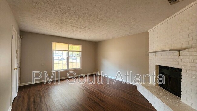 Foto del edificio - 634 Morton Ct