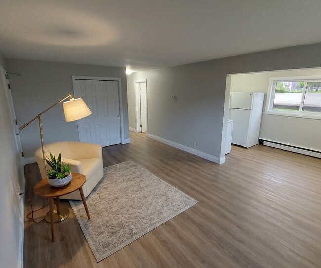 Building Photo - Hemlock Place Apartments