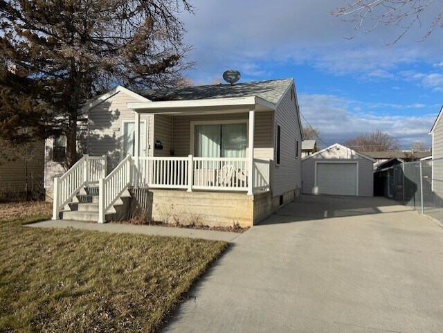 Building Photo - 731 Avenue D