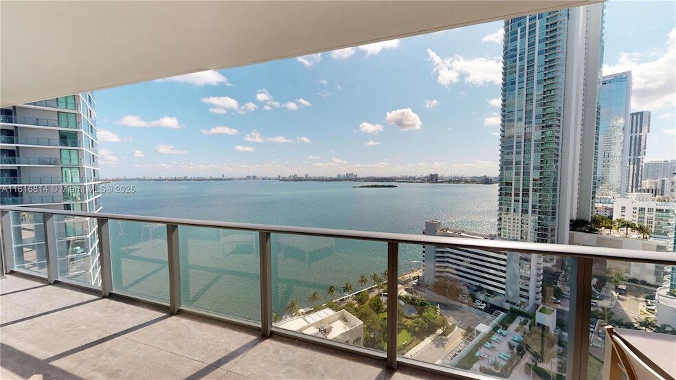 Foto principal - 650 NE 32nd St