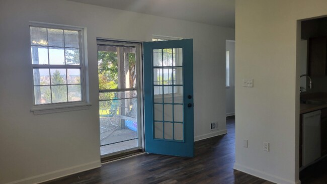 Foto del edificio - 2707 Cobden St