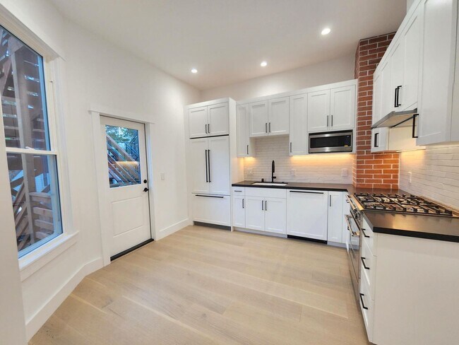 Building Photo - 759 14th St