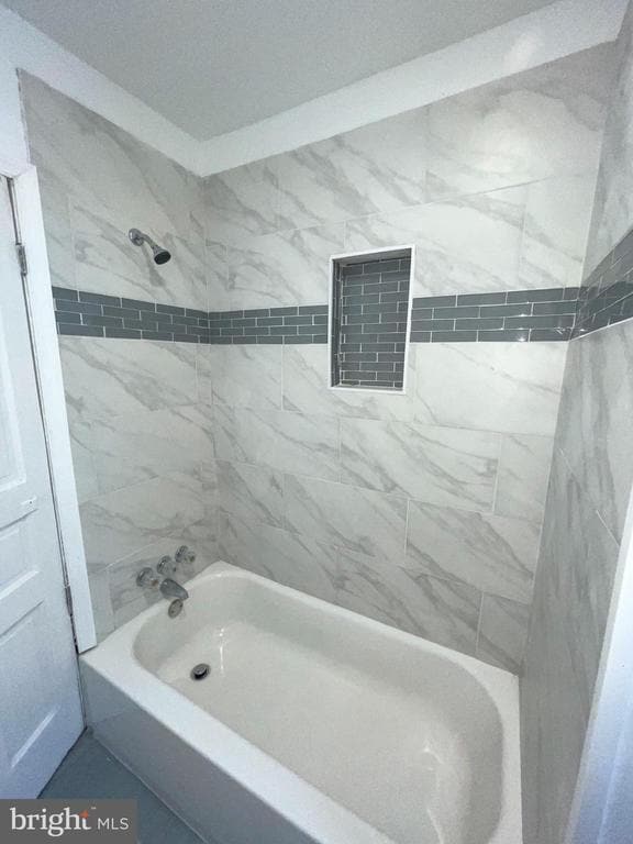 Building Photo - 325 N Burlington St