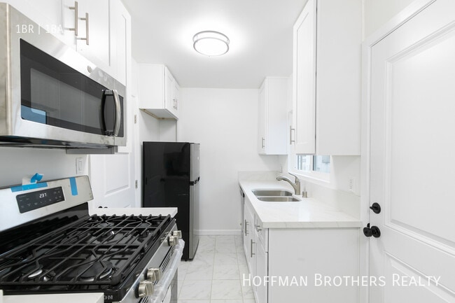 Building Photo - 2632 1/2 Arvia St