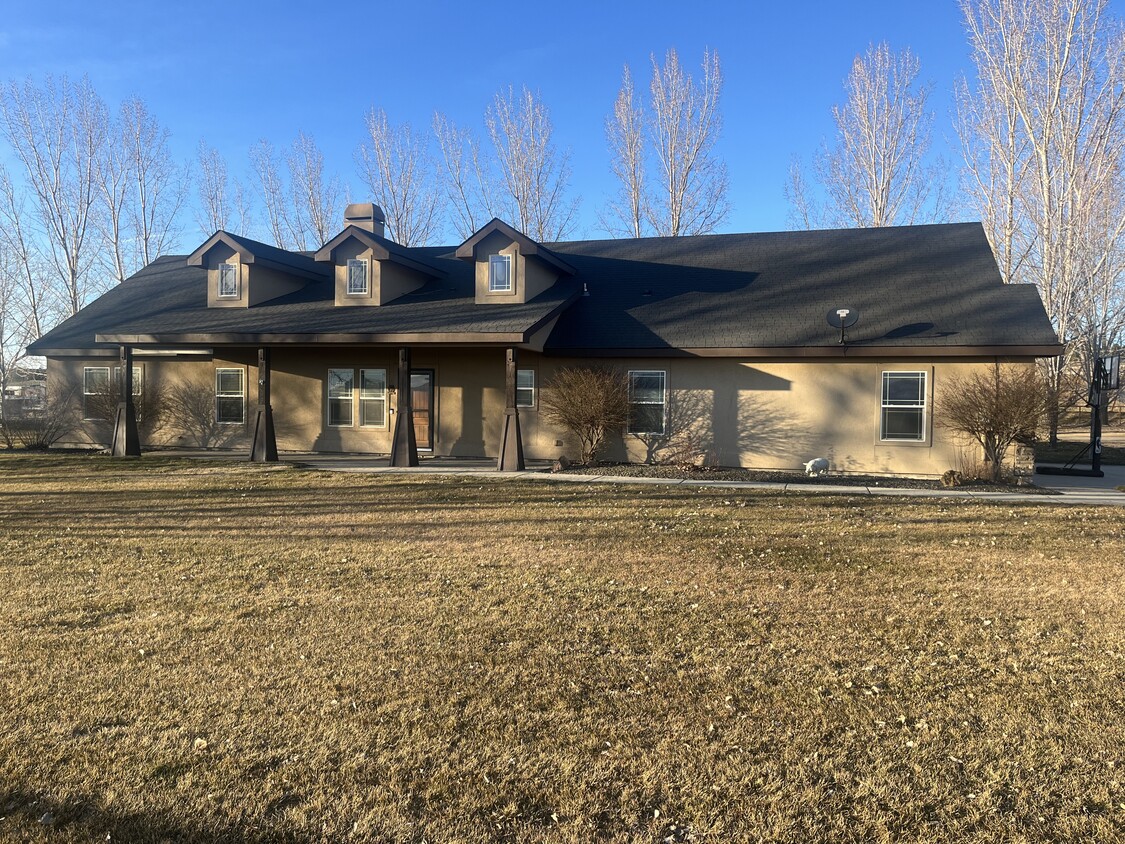 Foto principal - 27114 Lower Pleasant Ridge Rd